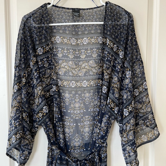 Express Blue Kimono with Flowing Sleeves and Tie Belt - Picture 2 of 11